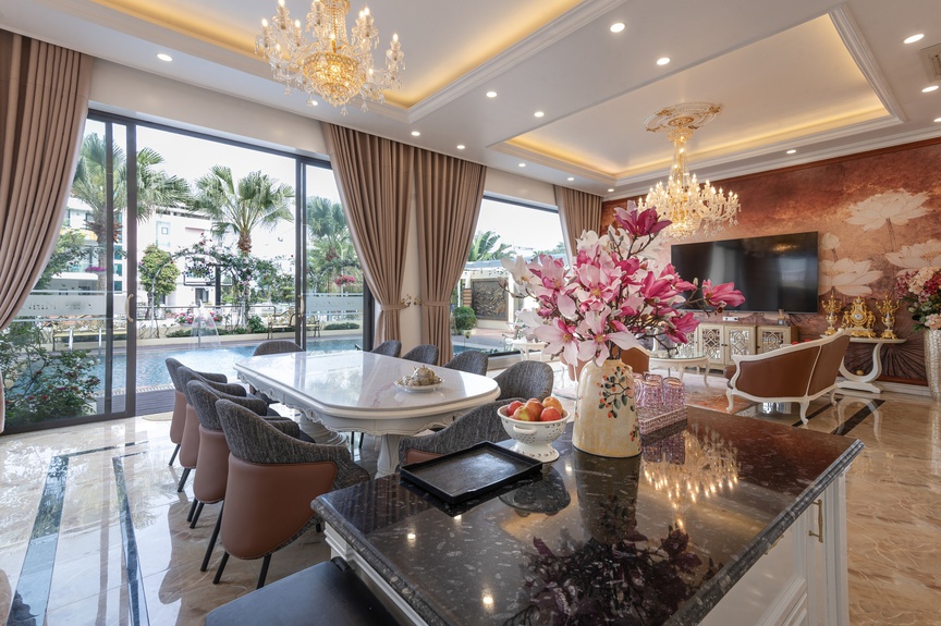 Nữ NSƯT là trưởng khoa học viện sở hữu biệt thự 1.000m2 ven biển có hồ bơi, sân bóng rổ, view thẳng vịnh- Ảnh 3. Nữ NSƯT là trưởng khoa học viện sở hữu biệt thự 1.000m2 ven biển có hồ bơi, sân bóng rổ, view thẳng vịnh- Ảnh 3.