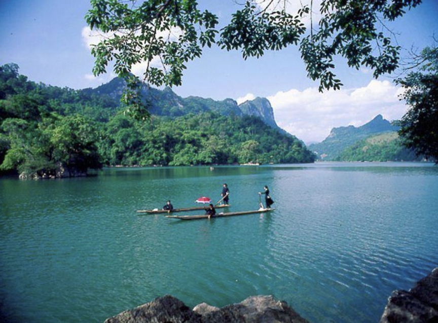 Quy hoạch hồ nước ngọt 200 triệu năm tuổi, lớn nhất Việt Nam, đẹp nhất thế giới thành điểm đến du lịch khác biệt- Ảnh 1. Quy hoạch hồ nước ngọt 200 triệu năm tuổi, lớn nhất Việt Nam, đẹp nhất thế giới thành điểm đến du lịch khác biệt- Ảnh 1.