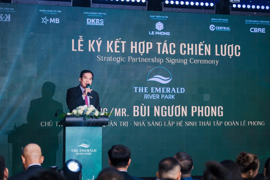Samsung lần đầu tiên hợp tác chiến lược với 'ông lớn' địa ốc Lê Phong- Ảnh 1.