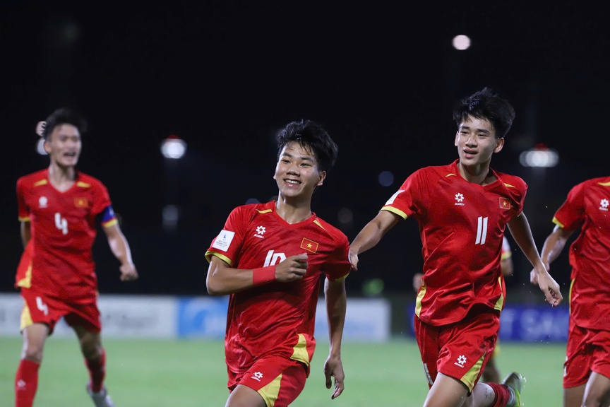 U17 Việt Nam dự World Cup và dấu ấn thầm lặng của bầu Hiển- Ảnh 1. U17 Việt Nam dự World Cup và dấu ấn thầm lặng của bầu Hiển- Ảnh 1.