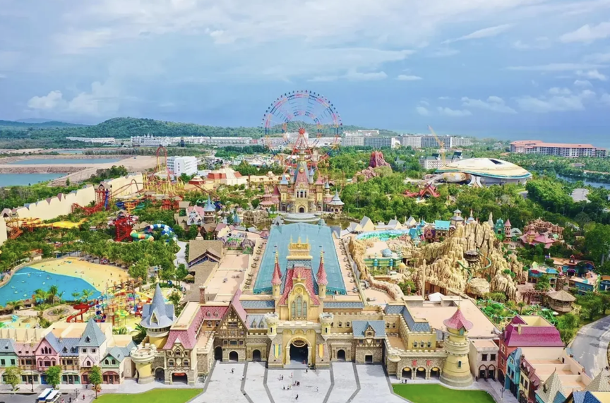 Việt Nam sắp có tổ hợp giải trí áp dụng mô hình chưa từng có trong lịch sử với thiết kế lấy cảm hứng từ Disneyland, tọa lạc tại thành phố giàu nhất cả nước- Ảnh 2.