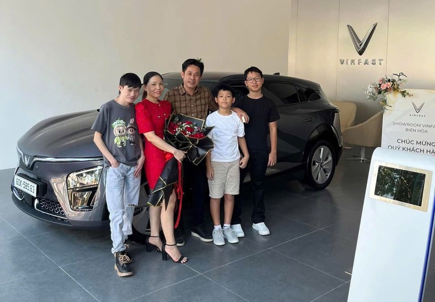 VinFast VF 7 chinh phục kiến trúc sư ở Đồng Nai bằng thiết kế khác biệt và trải nghiệm "như smartphone"- Ảnh 1. VinFast VF 7 chinh phục kiến trúc sư ở Đồng Nai bằng thiết kế khác biệt và trải nghiệm "như smartphone"- Ảnh 1.