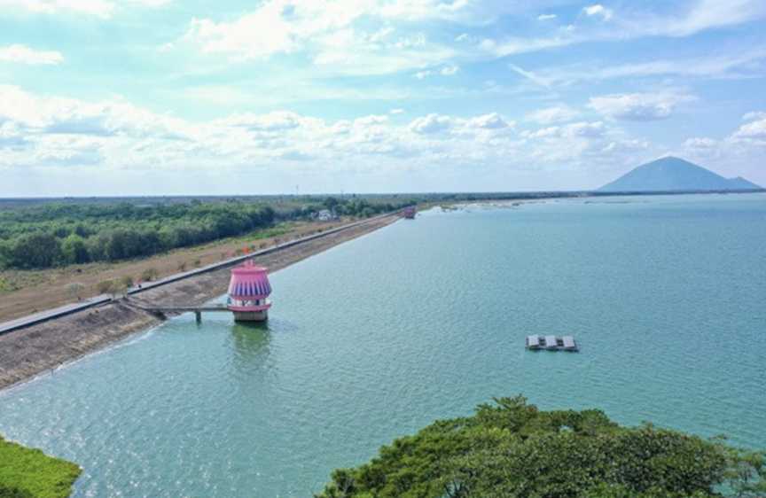 Việt Nam bắt đầu triển khai khu du lịch sinh thái hơn 18.000 tỷ, tọa lạc ngay gần hồ nhân tạo lớn gấp 2.000 lần hồ Gươm- Ảnh 1.