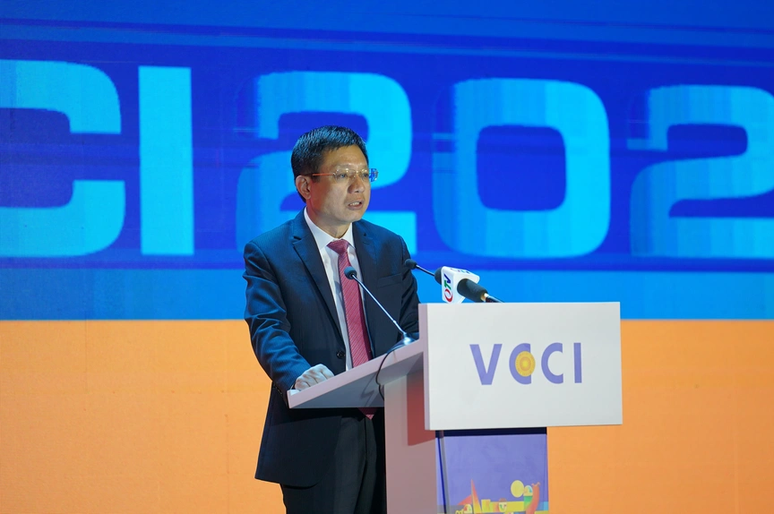 PGS. TS. Hồ Sỹ Hùng: Muốn hiện thực hóa khát vọng phát triển phải giải phóng sức sản xuất của khu vực tư nhân- Ảnh 1.