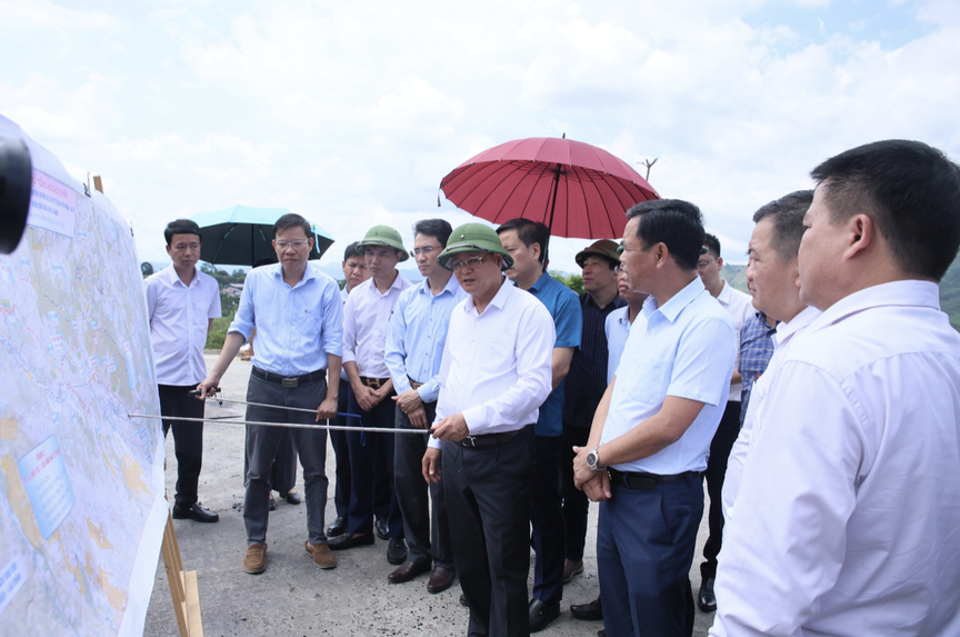 Việt Nam tăng tốc triển khai xây dựng tuyến cao tốc 53.000 tỷ nối thẳng tới vùng biên giới Trung Quốc- Ảnh 1. Việt Nam tăng tốc triển khai xây dựng tuyến cao tốc 53.000 tỷ nối thẳng tới vùng biên giới Trung Quốc- Ảnh 1.