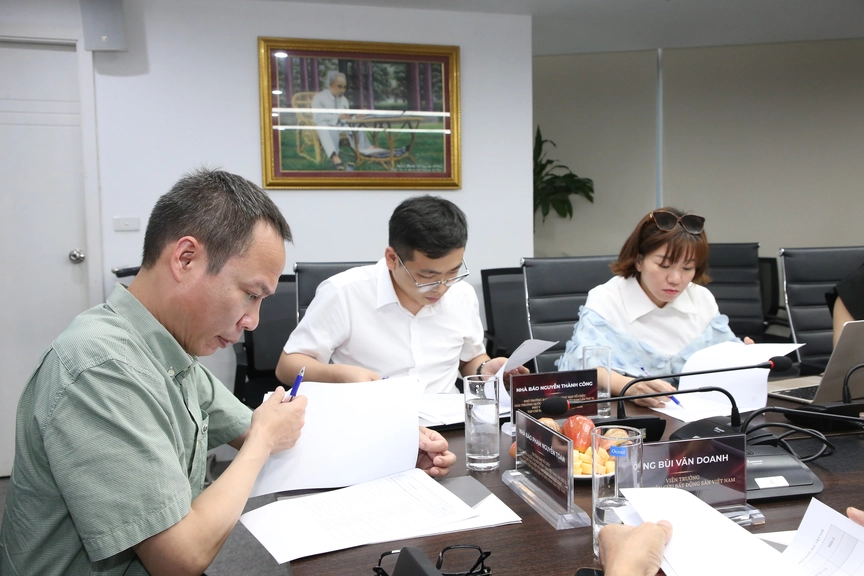 Họp Hội đồng Sơ khảo Giải thưởng Quốc gia Bất động sản Việt Nam lần thứ II: Sàng lọc kỹ lưỡng để chọn ra những doanh nghiệp, dự án xứng đáng bước vào Vòng Chung khảo- Ảnh 6. Họp Hội đồng Sơ khảo Giải thưởng Quốc gia Bất động sản Việt Nam lần thứ II: Sàng lọc kỹ lưỡng để chọn ra những doanh nghiệp, dự án xứng đáng bước vào Vòng Chung khảo- Ảnh 6.