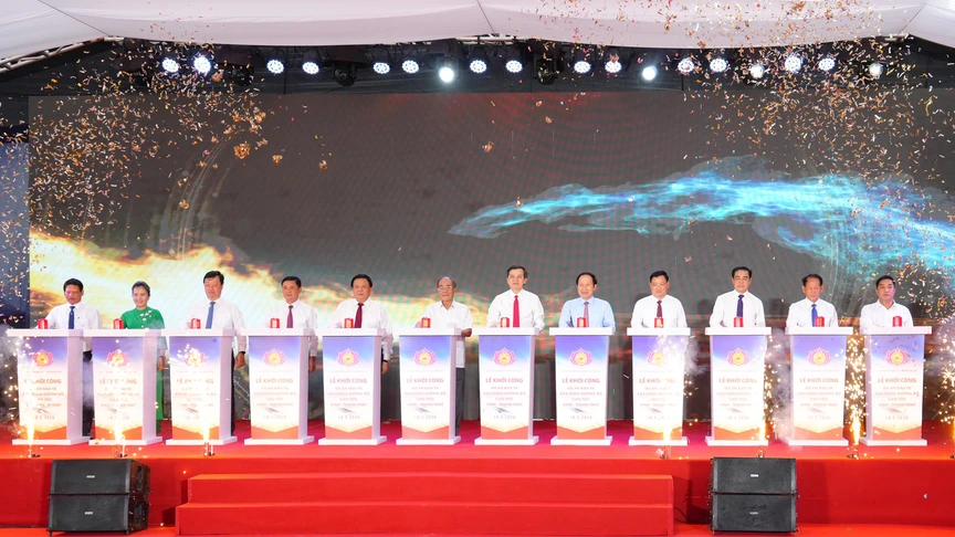 Khởi công dự án đường bộ cao tốc Vinh – Thanh Thuỷ- Ảnh 2. Khởi công dự án đường bộ cao tốc Vinh – Thanh Thuỷ- Ảnh 2.