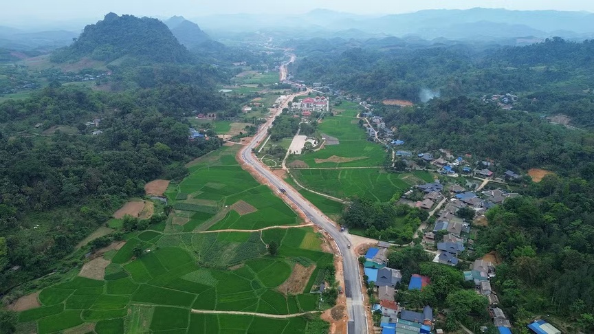 Chỉ 2 tuần nữa, chính thức thông xe tuyến đường cách mạng trăm tỷ kết nối đến ‘Thủ đô kháng chiến’- Ảnh 1.