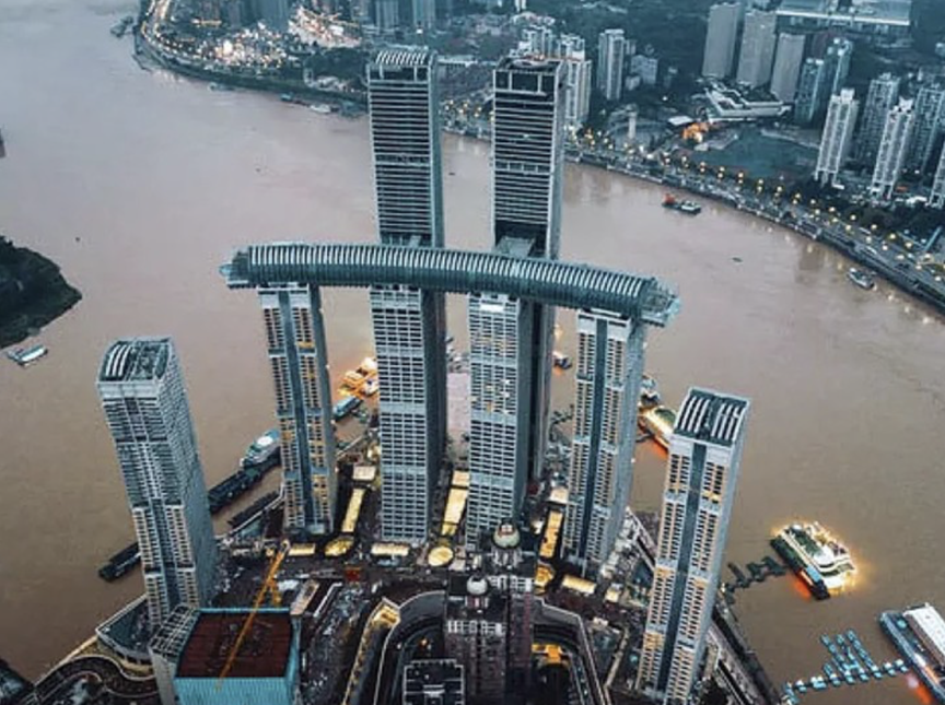 Huy động 12.000 tấn thép, 5.000 chi tiết nhôm, 3.000 tấm kính, hoàn thành tòa nhà chọc trời nằm ngang cao nhất thế giới, vốn đầu tư 3,4 tỷ USD- Ảnh 1. Huy động 12.000 tấn thép, 5.000 chi tiết nhôm, 3.000 tấm kính, hoàn thành tòa nhà chọc trời nằm ngang cao nhất thế giới, vốn đầu tư 3,4 tỷ USD- Ảnh 1.