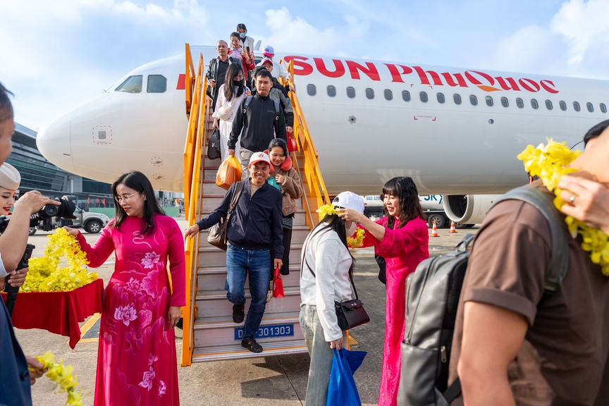 Giới đầu tư “rần rần” khi giá thuê căn hộ 2 phòng ngủ ven sông Hàn chạm mốc 42 triệu/tháng- Ảnh 2. Giới đầu tư “rần rần” khi giá thuê căn hộ 2 phòng ngủ ven sông Hàn chạm mốc 42 triệu/tháng- Ảnh 2.