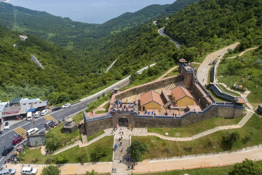 ‘Thiên hạ đệ nhất hùng quan’ trên đỉnh đèo hồi sinh sau gần 200 năm- Ảnh 2. ‘Thiên hạ đệ nhất hùng quan’ trên đỉnh đèo hồi sinh sau gần 200 năm- Ảnh 2.
