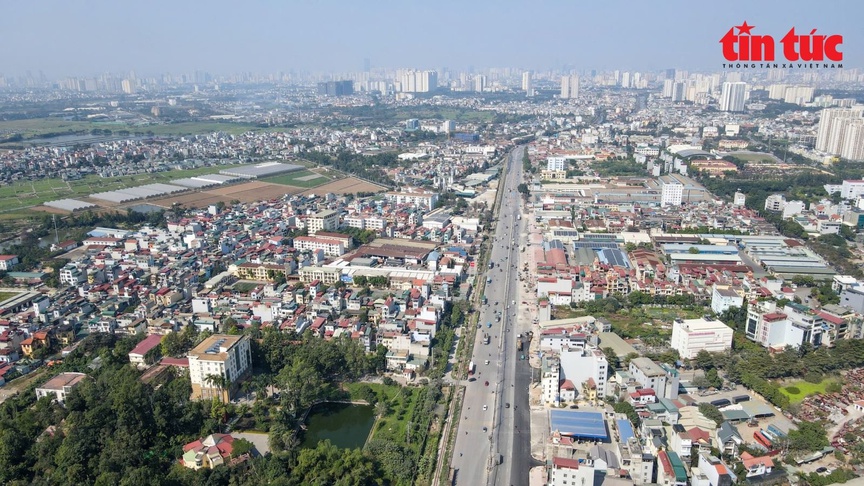 Hiện trạng một đoạn tuyến quốc lộ 1A hiện hữu. Ảnh: Báo Tin tức Hiện trạng một đoạn tuyến quốc lộ 1A hiện hữu. Ảnh: Báo Tin tức