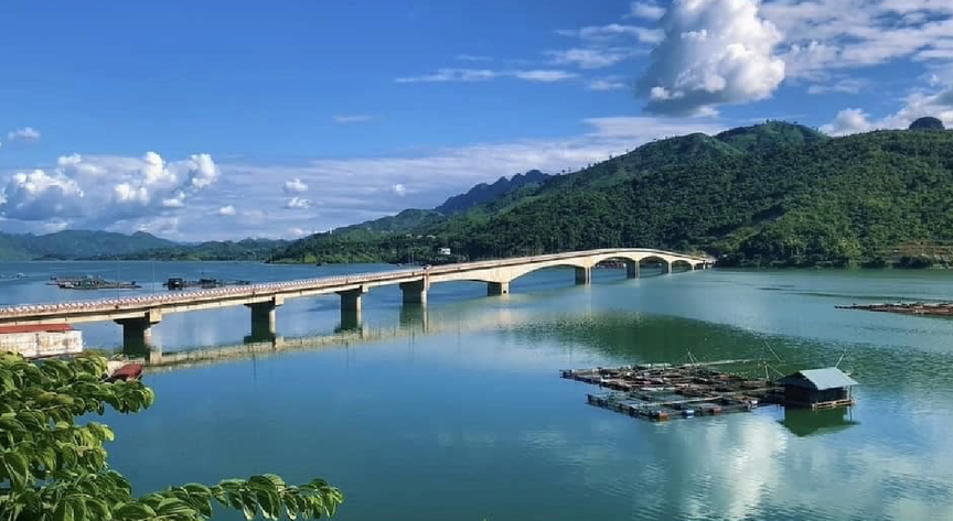 ‘Siêu cầu’ có trụ cột cao nhất Việt Nam gần bằng tòa nhà 33 tầng, rút ngắn thời gian di chuyển giữa 4 tỉnh Tây Bắc- Ảnh 1.