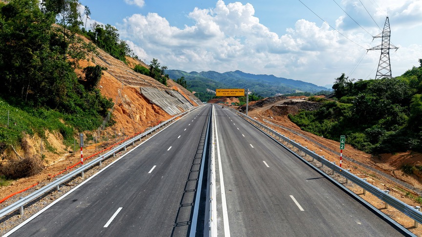 Cao tốc Hữu Nghị - Chi Lăng hoàn thiện 27km đầu tuyến- Ảnh 2. Cao tốc Hữu Nghị - Chi Lăng hoàn thiện 27km đầu tuyến- Ảnh 2.