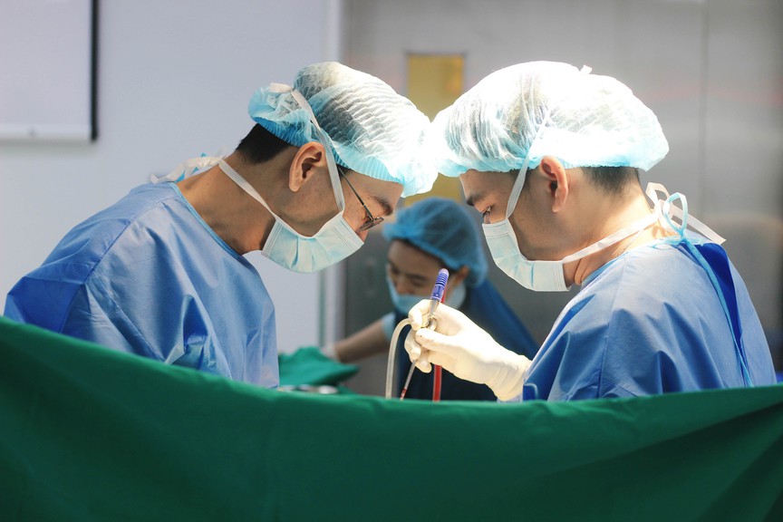 Vinmec Phú Quốc bóc tách khối u lớn, bệnh nhân xuất viện sau 48 giờ- Ảnh 2. Vinmec Phú Quốc bóc tách khối u lớn, bệnh nhân xuất viện sau 48 giờ- Ảnh 2.