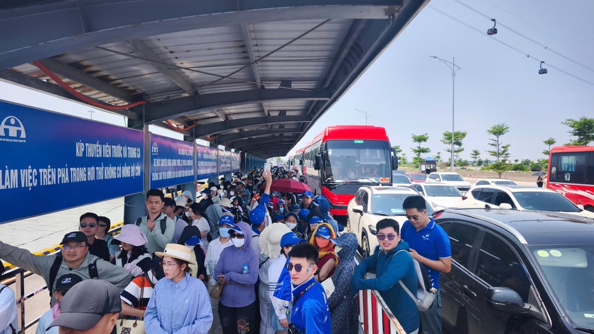 Hải Phòng đón hơn 1,4 triệu lượt khách trong 2 kỳ nghỉ lễ- Ảnh 1.