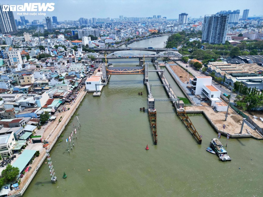 Việt Nam sắp đưa vào vận hành siêu dự án chống ngập 10.000 tỷ, cứu cánh cho thành phố giàu có nhất cả nước- Ảnh 2.