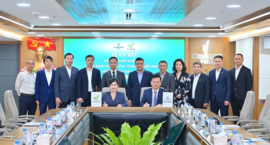 V-Green triển khai hơn 3.000 tủ đổi pin xe máy điện tại cây xăng PVOIL- Ảnh 1.