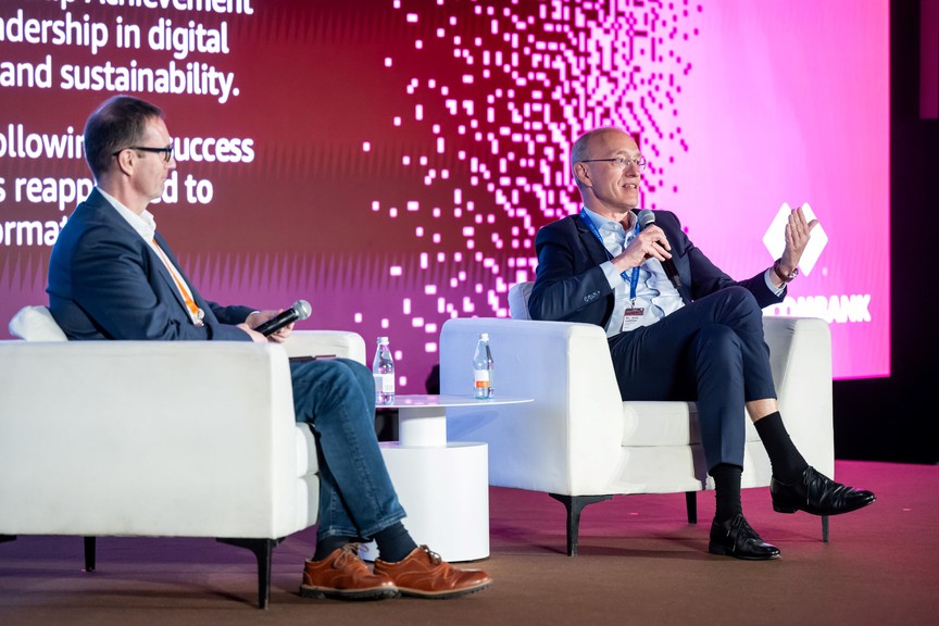 CEO Techcombank Jens Lottner: Tái định nghĩa lợi thế cạnh tranh nhờ chiến lược "AI-first"- Ảnh 2. CEO Techcombank Jens Lottner: Tái định nghĩa lợi thế cạnh tranh nhờ chiến lược "AI-first"- Ảnh 2.