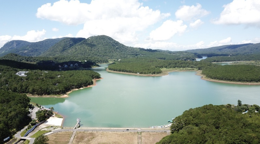 Khu du lịch quốc gia đầu tiên Việt Nam sẽ có thêm bến thuyền, sân bay trực thăng?- Ảnh 1. Khu du lịch quốc gia đầu tiên Việt Nam sẽ có thêm bến thuyền, sân bay trực thăng?- Ảnh 1.