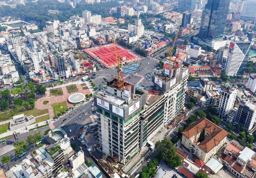 Huy động 3.000 tấn kết cấu thép xây dựng tòa tháp đôi chọc trời 235m cao nhất Việt Nam, tọa lạc tại thành phố giàu nhất cả nước - Ảnh 2.