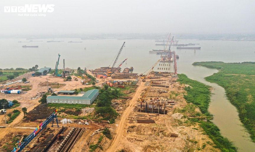 Cây cầu thứ 6 bắc qua sông Hồng đón tin vui, nỗ lực về đích sau 1 năm nữa - Ảnh 1. Cây cầu thứ 6 bắc qua sông Hồng đón tin vui, nỗ lực về đích sau 1 năm nữa - Ảnh 1.