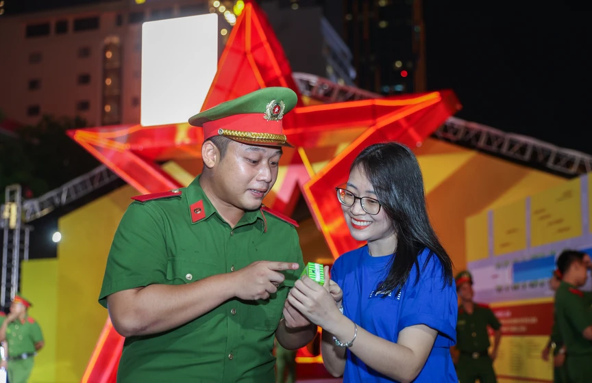 Tham dự Gala “Tổ quốc bình yên”, đừng quên ghé trạm Vinamilk “nạp năng lượng” - Ảnh 6.