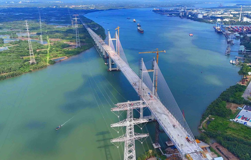 Việt Nam sở hữu cầu dây văng có tĩnh không cao kỷ lục: Kết cấu dây văng dẻ quạt, chịu được trọng tải lớn - Ảnh 2.