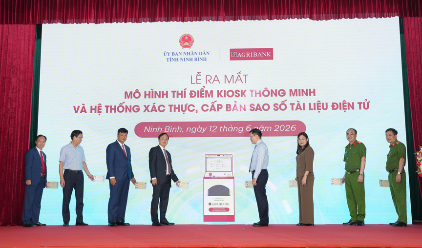 Agribank đồng hành cùng tỉnh Ninh Bình triển khai mô hình Kiosk thông minh: “Cú hích” chuyển đổi số hành chính công - Ảnh 5.