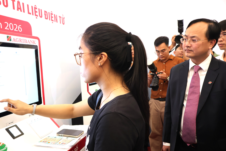Agribank đồng hành cùng tỉnh Ninh Bình triển khai mô hình Kiosk thông minh: “Cú hích” chuyển đổi số hành chính công - Ảnh 10.