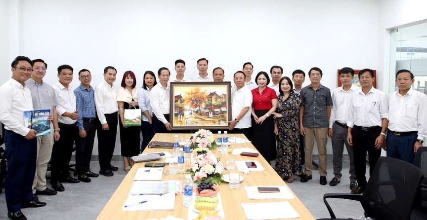 Lãnh đạo VNREA làm việc với Hội Bất động sản và Xây dựng tỉnh Hưng Yên - Ảnh 10.