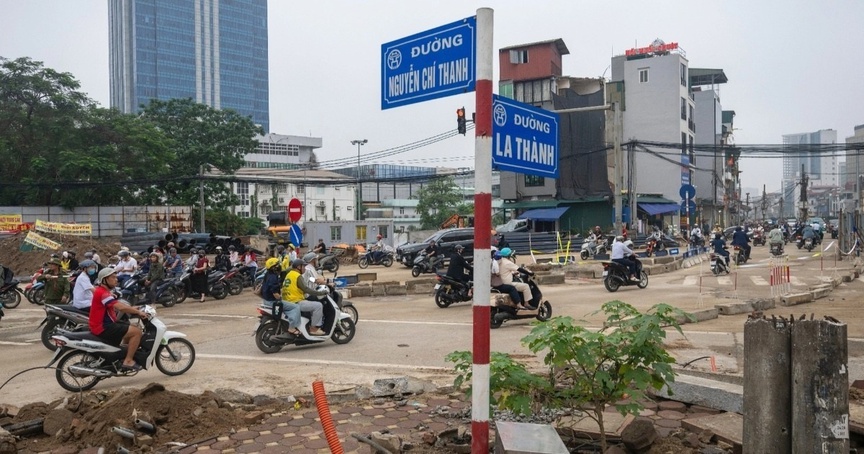 Từ hôm nay, Hà Nội cấm lưu thông trên đường La Thành để thi công tuyến vành đai 'đắt nhất hành tinh'- Ảnh 1.