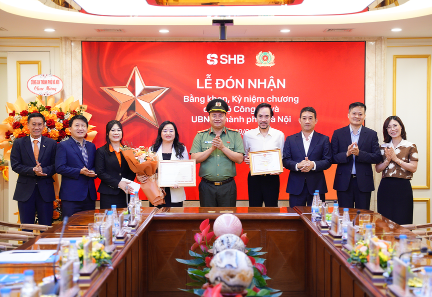 Bằng khen của Bộ Công an và dấu ấn SHB trong bảo đảm an ninh tiền tệ, an toàn hệ thống ngân hàng - Ảnh 1. Bằng khen của Bộ Công an và dấu ấn SHB trong bảo đảm an ninh tiền tệ, an toàn hệ thống ngân hàng - Ảnh 1.
