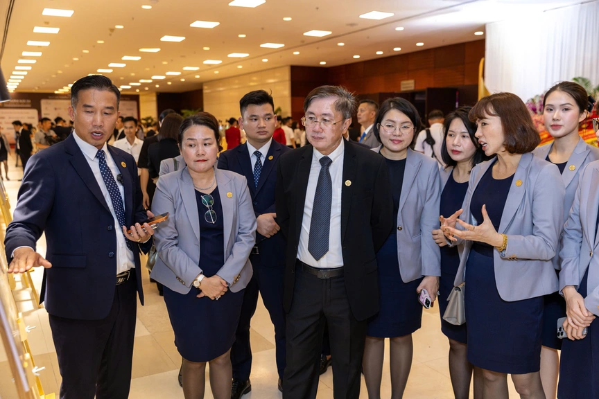 Lãnh đạo các doanh nghiệp bất động sản tham dự Lễ trao Giải thưởng Quốc gia Bất động sản Việt Nam lần thứ II- Ảnh 7. Lãnh đạo các doanh nghiệp bất động sản tham dự Lễ trao Giải thưởng Quốc gia Bất động sản Việt Nam lần thứ II- Ảnh 7.