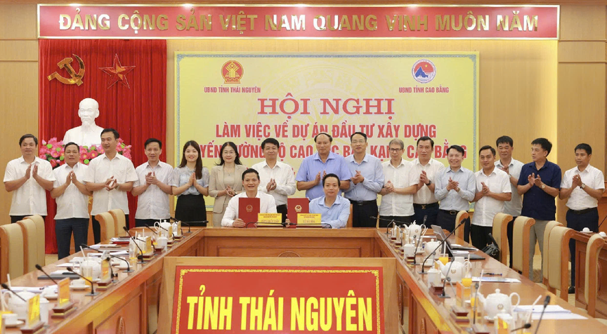 Tăng tốc triển khai khởi công cao tốc gần 30.000 tỷ nối thông Thủ đô của Việt Nam với Trung Quốc- Ảnh 1. Tăng tốc triển khai khởi công cao tốc gần 30.000 tỷ nối thông Thủ đô của Việt Nam với Trung Quốc- Ảnh 1.