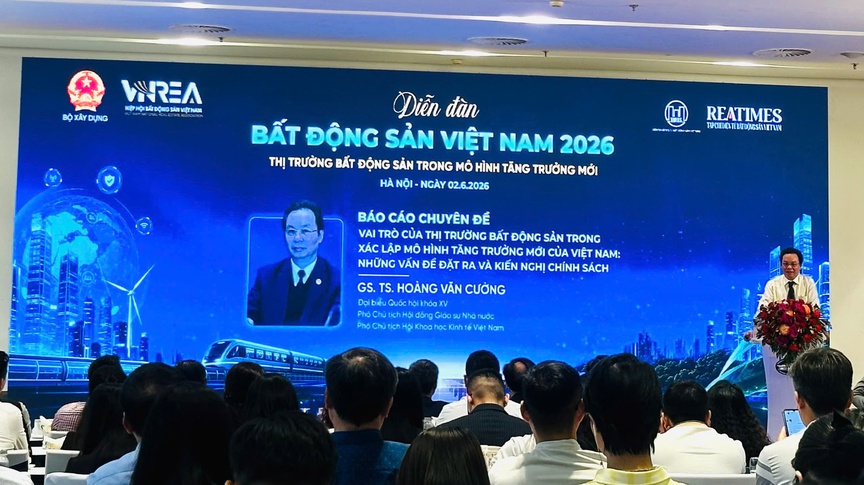 GS. TS. Hoàng Văn Cường: Bất động sản phải tạo giá trị sử dụng thực để trở thành động lực tăng trưởng mới- Ảnh 1. GS. TS. Hoàng Văn Cường: Bất động sản phải tạo giá trị sử dụng thực để trở thành động lực tăng trưởng mới- Ảnh 1.