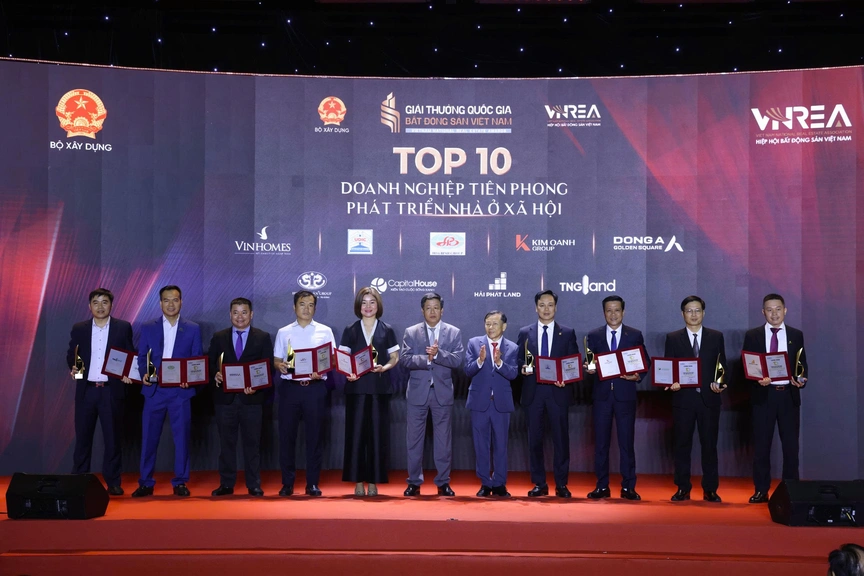 Nhiều doanh nhân tiêu biểu quy tụ tại Lễ trao Giải thưởng Quốc gia Bất động sản Việt Nam lần thứ II- Ảnh 22. Nhiều doanh nhân tiêu biểu quy tụ tại Lễ trao Giải thưởng Quốc gia Bất động sản Việt Nam lần thứ II- Ảnh 22.