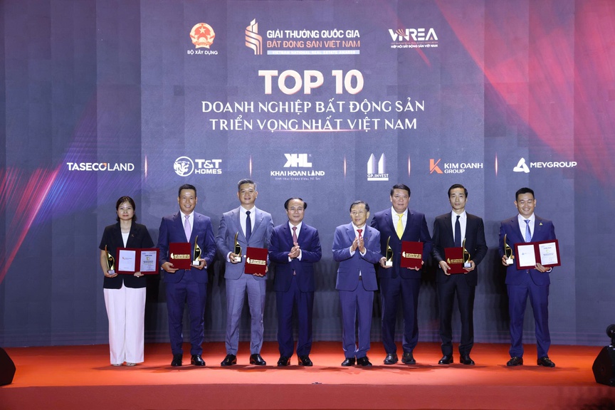 Nhiều doanh nhân tiêu biểu quy tụ tại Lễ trao Giải thưởng Quốc gia Bất động sản Việt Nam lần thứ II- Ảnh 20. Nhiều doanh nhân tiêu biểu quy tụ tại Lễ trao Giải thưởng Quốc gia Bất động sản Việt Nam lần thứ II- Ảnh 20.