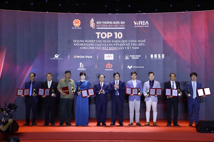 Nhiều doanh nhân tiêu biểu quy tụ tại Lễ trao Giải thưởng Quốc gia Bất động sản Việt Nam lần thứ II- Ảnh 23. Nhiều doanh nhân tiêu biểu quy tụ tại Lễ trao Giải thưởng Quốc gia Bất động sản Việt Nam lần thứ II- Ảnh 23.