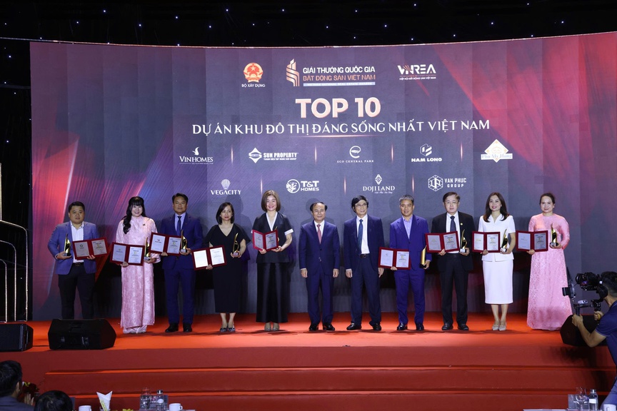 Nhiều doanh nhân tiêu biểu quy tụ tại Lễ trao Giải thưởng Quốc gia Bất động sản Việt Nam lần thứ II- Ảnh 24. Nhiều doanh nhân tiêu biểu quy tụ tại Lễ trao Giải thưởng Quốc gia Bất động sản Việt Nam lần thứ II- Ảnh 24.