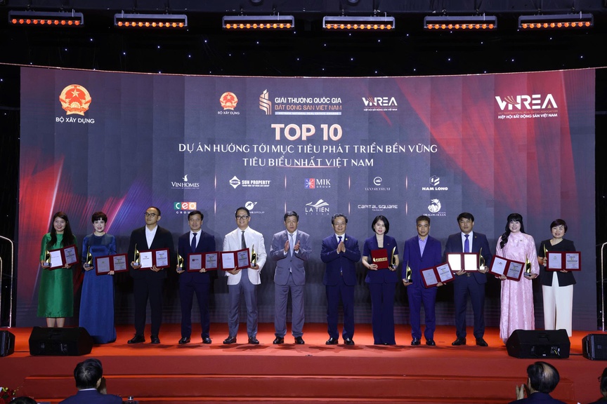 Nhiều doanh nhân tiêu biểu quy tụ tại Lễ trao Giải thưởng Quốc gia Bất động sản Việt Nam lần thứ II- Ảnh 25. Nhiều doanh nhân tiêu biểu quy tụ tại Lễ trao Giải thưởng Quốc gia Bất động sản Việt Nam lần thứ II- Ảnh 25.