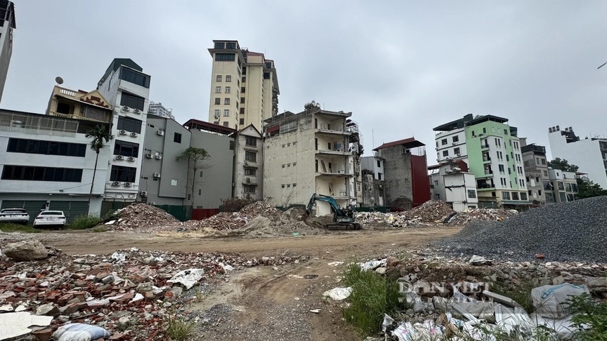 Nhà trong ngõ "lên đời" nhờ con đường mới mở, có nơi 'hét' giá đến 500 triệu đồng/m2 - Ảnh 1.