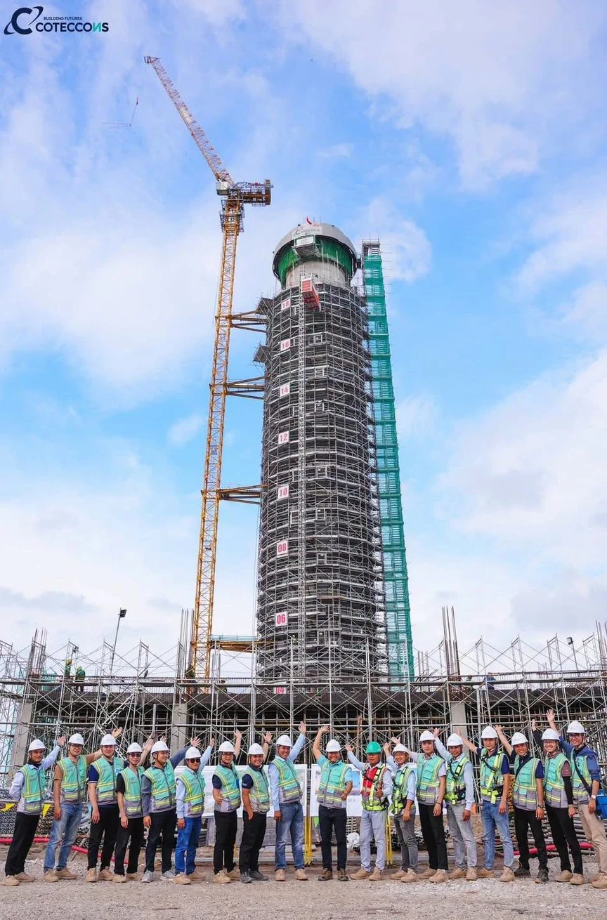 Siêu sân bay lớn nhất miền Bắc sở hữu tháp không lưu cao nhất Việt Nam: Tương đương tòa nhà 30 tầng, Coteccons làm thần tốc trong 6 tháng - Ảnh 1.