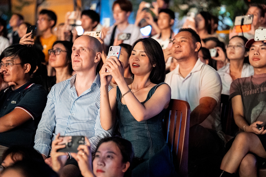 Lễ hội pháo hoa Quốc tế Đà Nẵng DIFF 2026 cháy vé, bổ sung thêm một khán đài từ đêm thi thứ 5 - Ảnh 3.