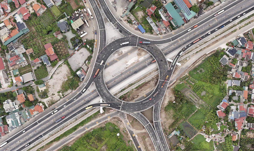 Sắp hoàn thành nút giao 1.800 tỷ trên tuyến giao thông huyết mạch 113km nối Hà Nội - Hải Phòng - Ảnh 1.