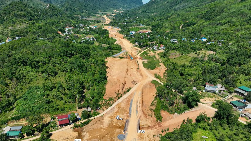 Tuyến cao tốc gần 15.000 tỷ sở hữu cầu dây văng dài nhất cả nước nỗ lực hoàn thành hạng mục trọng yếu vào cuối năm 2026 - Ảnh 1.