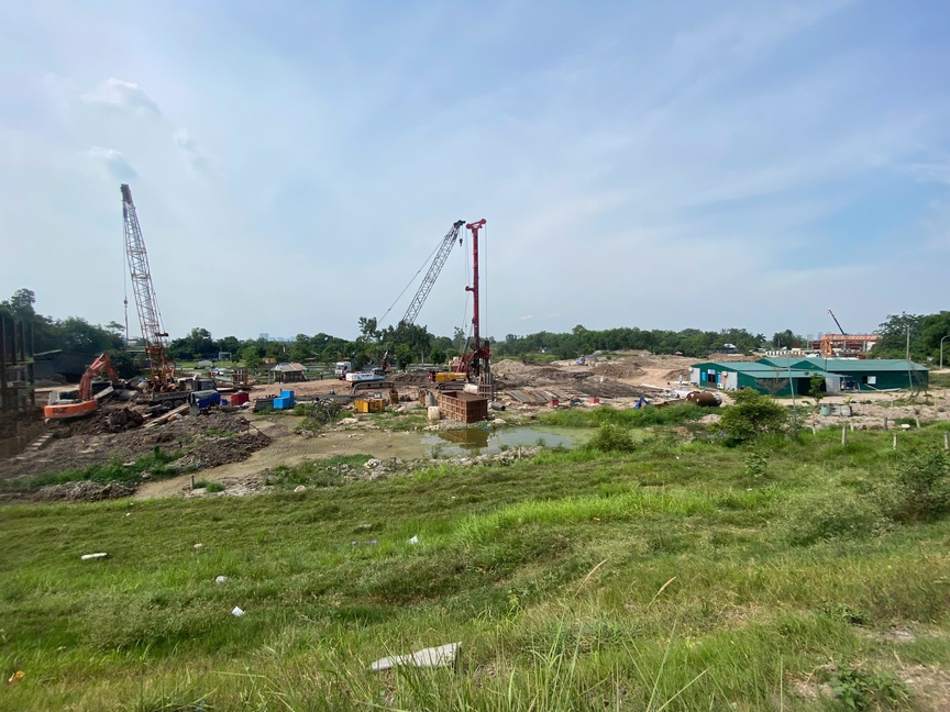 Công trường thi công dự án.