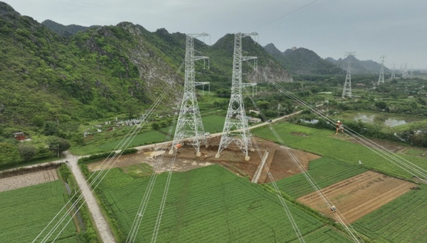 Huy động 1.177 cột thép nặng 139.000 tấn, Việt Nam hoàn thành công trình lập kỳ tích chưa từng có- Ảnh 1.