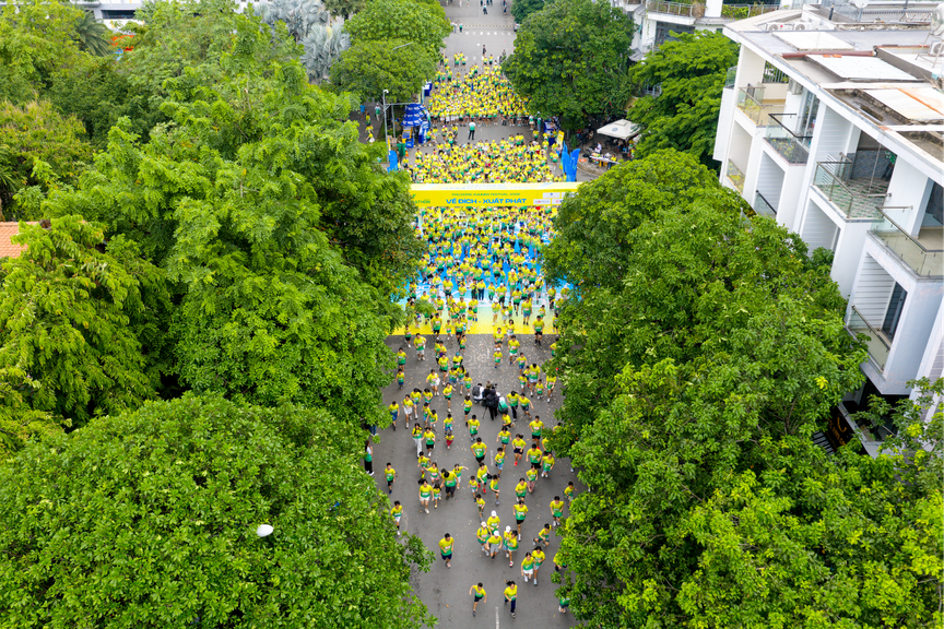 Hơn 2.000 người tham gia giải chạy Phú Đông MiNi Marathon- Season6: Lan tỏa sống xanh và kết nối cộng đồng- Ảnh 5.