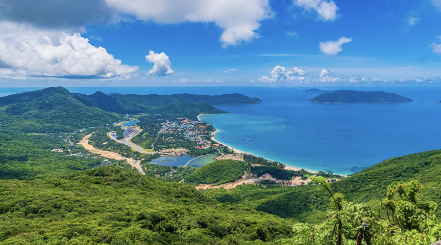 Việt Nam lần đầu tiên có tuyến cáp treo kết nối trực tiếp ra sân bay, tọa lạc tại hòn đảo ‘bí ẩn nhất thế giới’- Ảnh 2. Việt Nam lần đầu tiên có tuyến cáp treo kết nối trực tiếp ra sân bay, tọa lạc tại hòn đảo ‘bí ẩn nhất thế giới’- Ảnh 2.